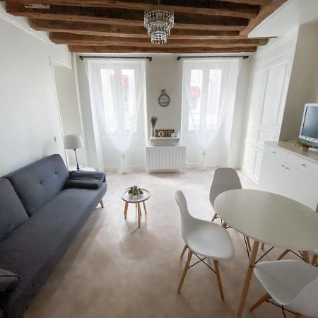 Cosy Apartment In The Heart Of Фонтенбло Екстериор снимка