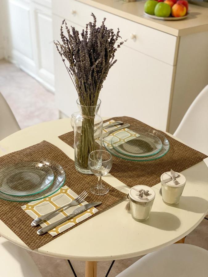 Cosy Apartment In The Heart Of Фонтенбло Екстериор снимка