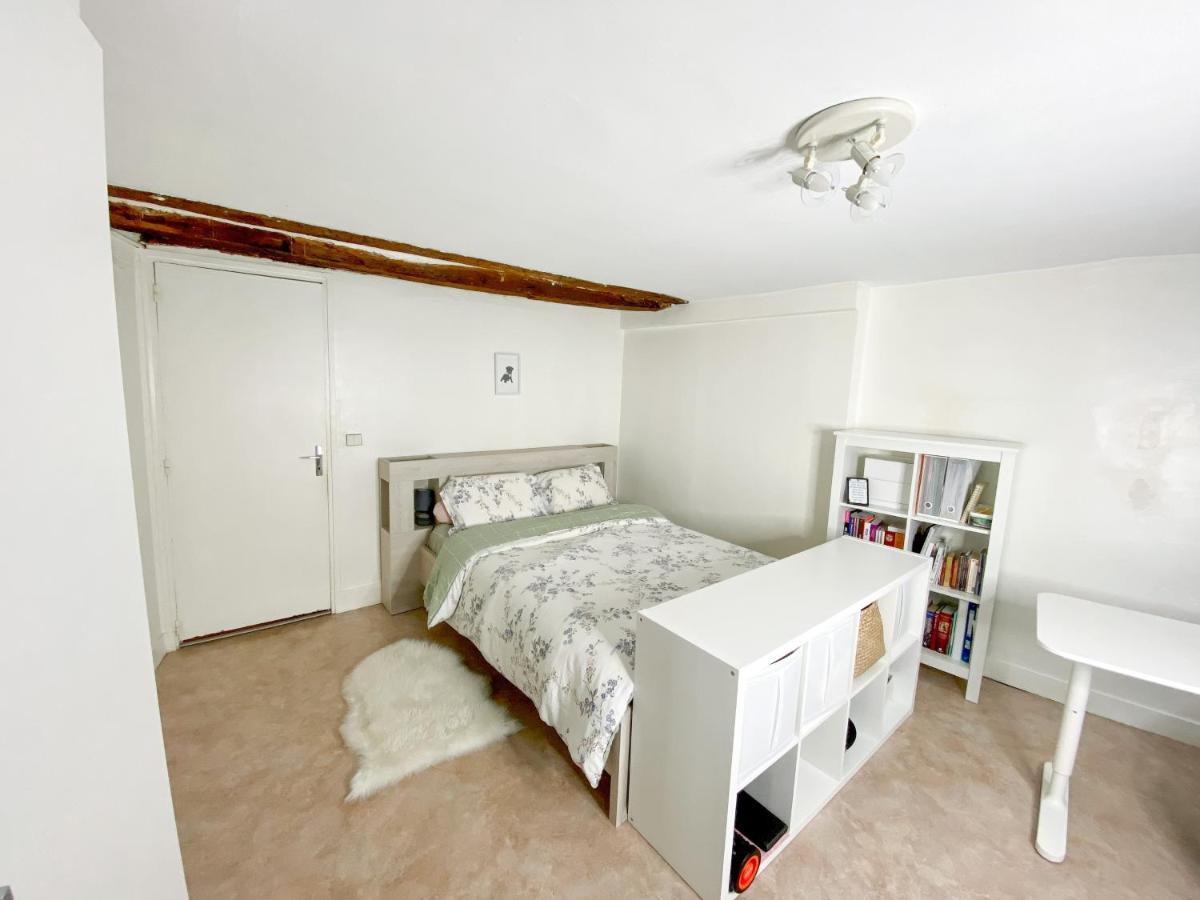 Cosy Apartment In The Heart Of Фонтенбло Екстериор снимка