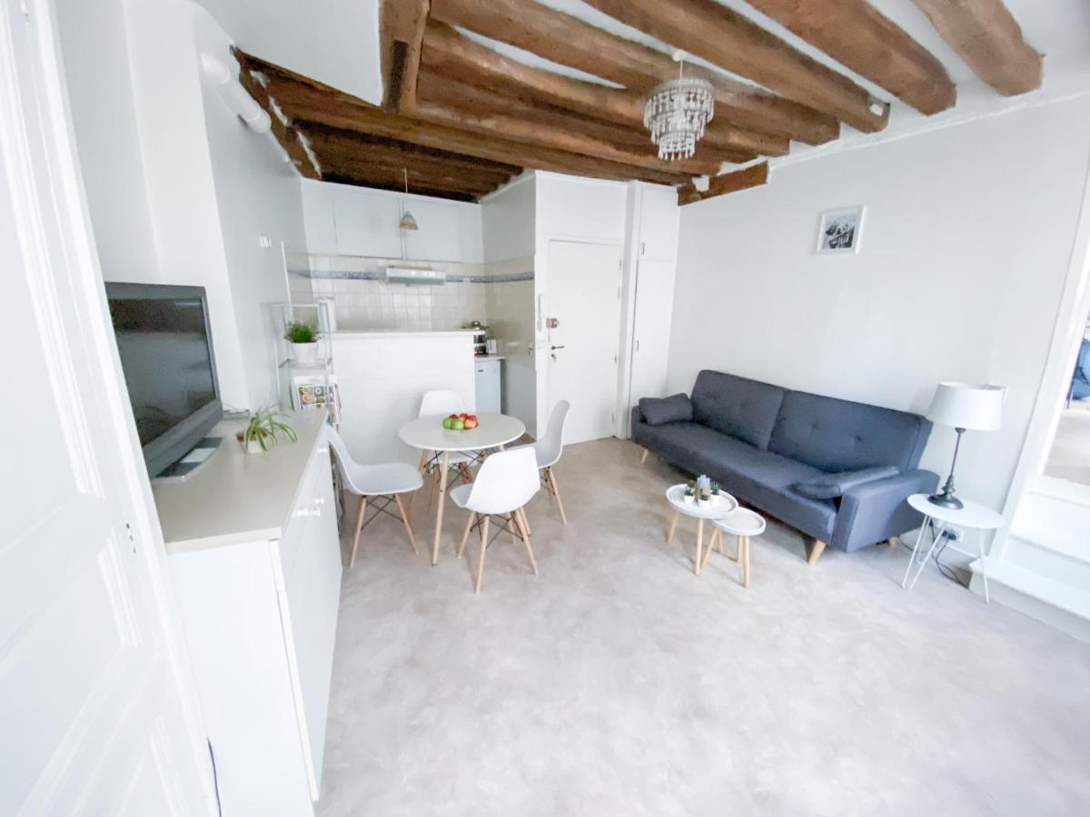 Cosy Apartment In The Heart Of Фонтенбло Екстериор снимка